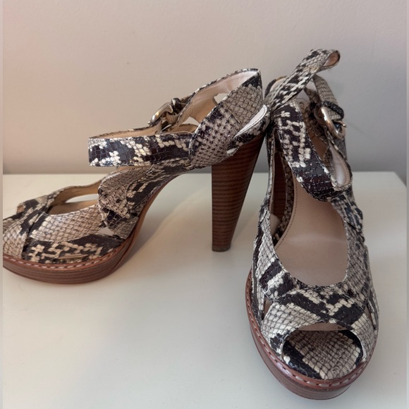 Coach Tamara heel size 9B - Picture 2 of 5